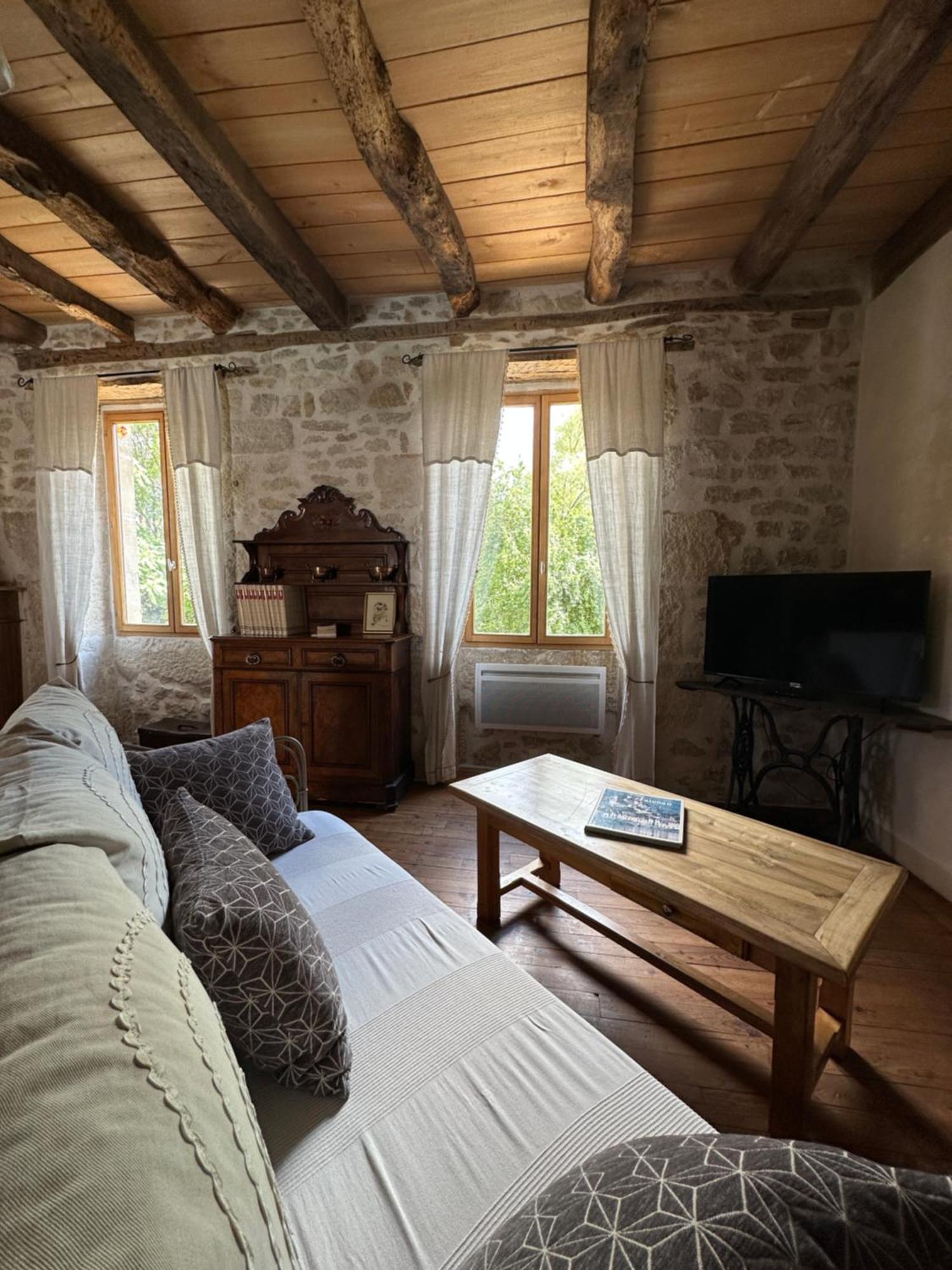 Gite Le Relais De La Diligence Saint-Lazare Εξωτερικό φωτογραφία